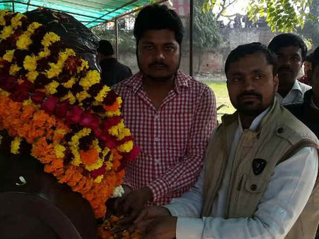 लखनऊ विश्वविद्यालय में हुई चर्चा- छात्रों को कैसे लायें राजनीति में