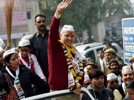 पानी की तरह बहा पैसा, दिल्ली चुनाव प्रचार में 200 करोड़ हुए खर्च