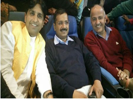 बेदी से निपटने के बाद केजरीवाल ने देखी BABY