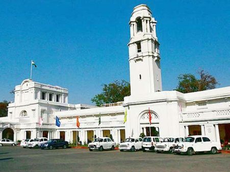 दिल्ली असेंबली में विपक्ष का नेता कौन, भाजपा में जोड़-तोड़