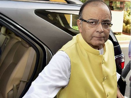 आम बजट 2015 में शायर बने जेटली ने कहा 'बाग में अब तक कुछ कांटे पुराने हैं'