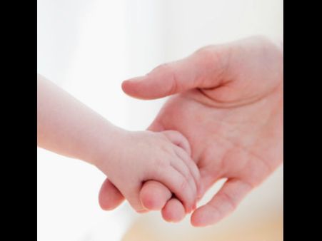 दर्दनाक: दूध में कीलें मिलाकर निर्दय मां ने कर दी बेटियों की हत्या