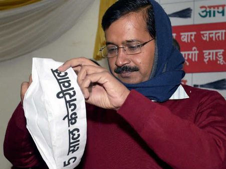 आप में जारी स्टिंग वार, इंतजार कीजिए और भी स्टिंग आने वाले हैं