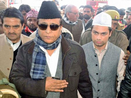 कोई देश पनाह दे तो भारत छोड़ने को हूं तैयार: आजम खान