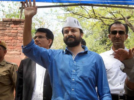 लगे आरोप तो तिलमिलाए खेतान, कहा नहीं छोड़ूगा प्रशांत परिवार को