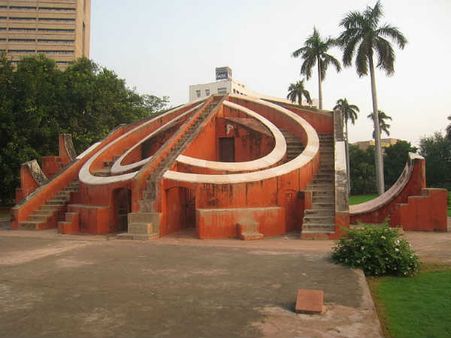 खजुराहो के मंदिर में भगवान विष्णु की खंडित मूर्तियों को हटाने को लेकर जंतर-मंतर पर हुआ धरना