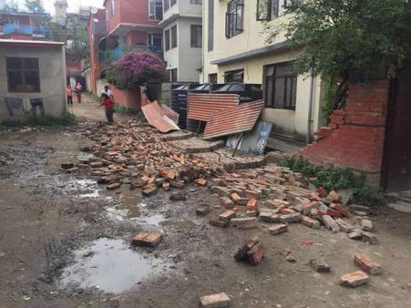 नेपाल : भूंकप से भारी तबाही, पोखरा में भूकंप से 10 मरे