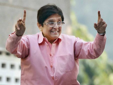 किरण बेदी फिर जुड़ी सेमिनार सर्किट से, पीछे छूटी भाजपा
