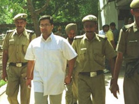 फर्लाग पर छूटे जेसिका लाल के हत्यारे मनु शर्मा ने विवाह रचाया