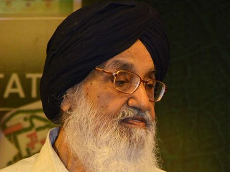 पंजाब के पूर्व मुख्यमंत्री प्रकाश सिंह बादल पर जूता फेंकने वाले को दो साल की जेल