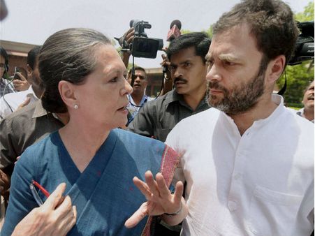 स्टार बने कांग्रेस के सस्पेंड हुए एमपी, सोनिया-राहुल इम्प्रेस