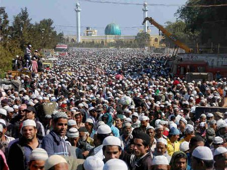 शबे-बारात पर गुंडई करने वालों की नहीं खैर दिल्ली में