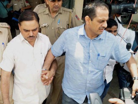 बिहार: जितेंद्र सिंह तोमर पर फेंके गए अंडे, टमाटर और स्याही