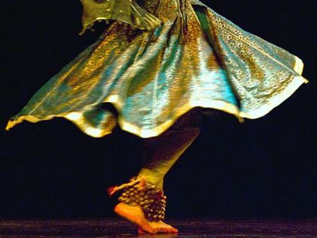 रियलिटी शो की कत्थक डांसर तीन बच्चों समेत लापता, पति ने दी कोर्ट में अर्जी