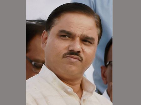 फर्जी डिग्री विवाद मामले में तोमर की बढ़ी रिमांड, जमानत अर्जी ली वापस