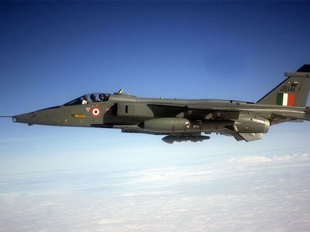 भारतीय वायुसेना का जगुआर जैसलमेर में हुआ क्रैश, दोनों पायलट सुरक्षित