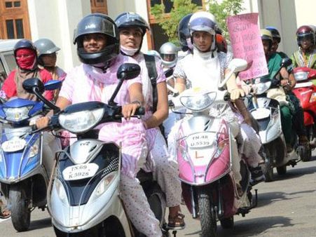 अगर दिल्ली में रहते हैं तो बदल सकता है आपके काम का शिफ्ट 