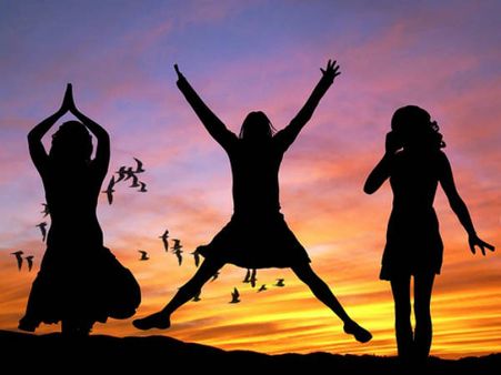 योगा टिप्स जो बनायेंगी आपके चंद्रमा को स्ट्रॉन्ग