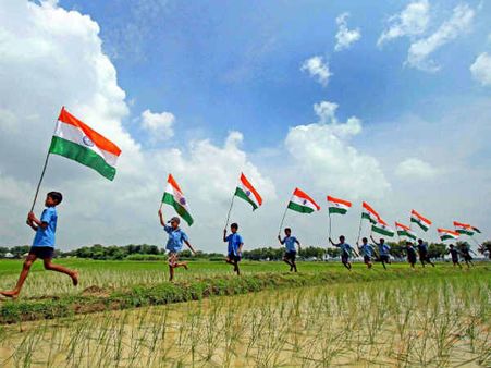 आया 15 अगस्त- कनॉट प्लेस में बना था तिरंगे का नमूना