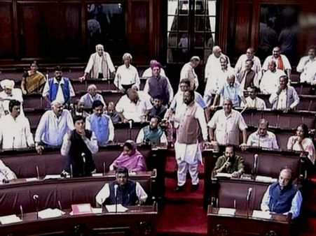 तब हंगामेबाज बीजेपी सांसद क्यों नहीं हुए सस्पेंड