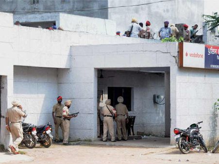 आतंकियों के पास मिले जीपीएस ने किया पाकिस्तान को बेनकाब, पाक से आये थे आतंकी