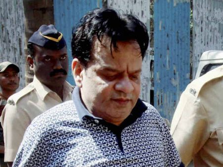 दाऊद- मुंबई के मुसाफिरखाना से कराची तक, वाया दुबई