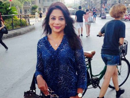 व्हस्की के साथ इंसाफ करने में आगे रही इंद्राणी मुखर्जी