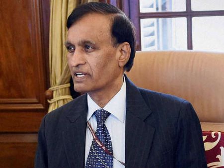 मोदी सरकार ने हटाया गृह सचिव गोयल को