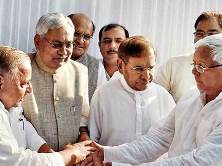 शरद ने की मुलायम से मुलाकात...आखिर क्या है महागठबंधन का सच?