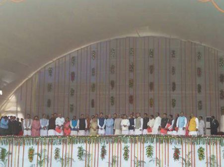 टीम नीतीश के 28 मंत्रियों की सूची, श्‍ापथ समारोह की तस्‍वीरें