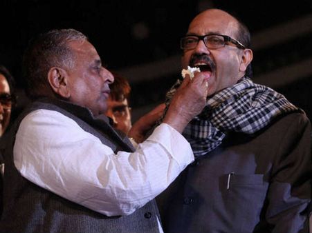 सैफई में अमर और मुलायम सिंह की दोस्‍ती का नजर आया एक और रंग