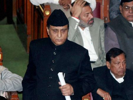 आजम खां मुसलमान नहीं है, वो खुद को खुदा समझते हैं