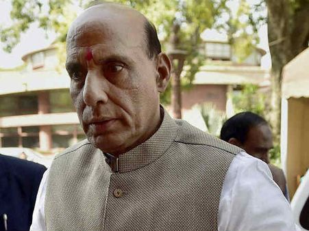 मैगजीन में छपे राजनाथ सिंह के गलत बयान पर सोमवार को हुआ संसद में हंगामा