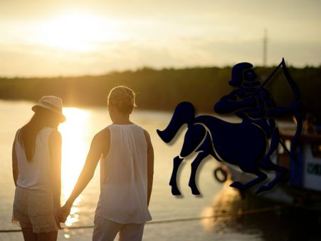 धनु: बेहतरीन लव लाइफ की ओर ले जायेगा साल 2016