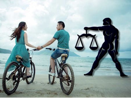 Love Horoscope: तुला राशि वालों की लाइफ में होगी नई एंट्री