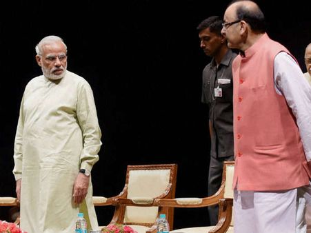 देखिये 10 तस्वीरों में इस वर्ष प्रधानमंत्री नरेंद्र मोदी को