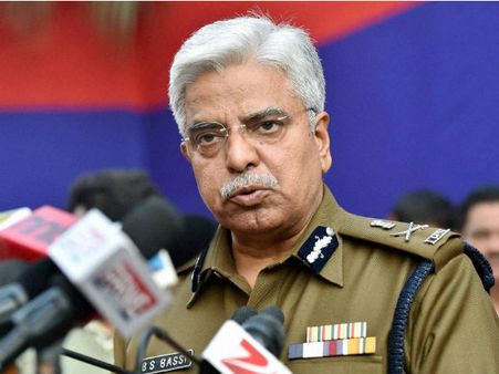 जब इंडिया गेट पर 'असली' पुलिस कमिश्नर से टकरा गया 'नकली' एसीपी