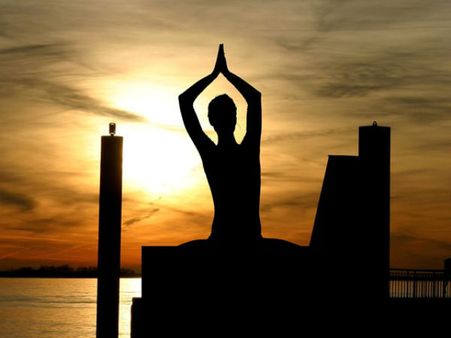 Video: क्यों नहीं दिल की बात तुम दिल से बोलते?