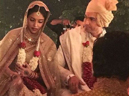 Pics:माइक्रोमैक्स के को-फाउंडर राहुल की वाइफ बनीं असिन