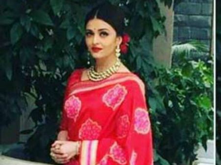 Pics: ठेठ बनारसी अंदाज में फ्रांस के राष्‍ट्रपति होलांद से मिलीं ऐश्वर्या राय बच्चन