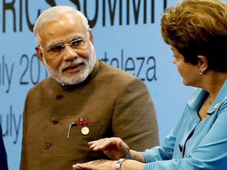 देखें: खादी को किस तरह से पीएम मोदी ने बना दिया फैशन आइकॉन 