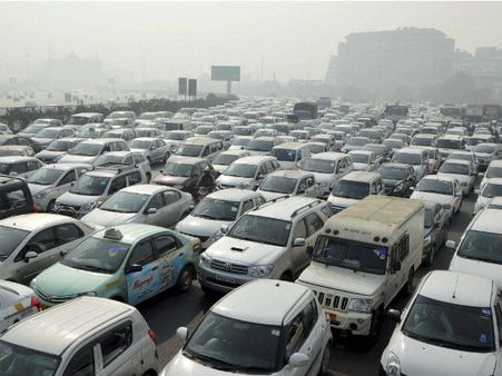 MCD कर्मचारियों के हड़ताल का 8वां दिन: 'कूड़ा-कूड़ा' होने के बाद अब 'जाम' के नाम हुई दिल्ली 