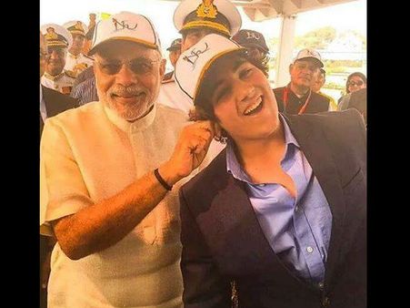 PM मोदी ने खींचा अक्षय के बेटा का कान, पिता ने कहा गर्व की बात