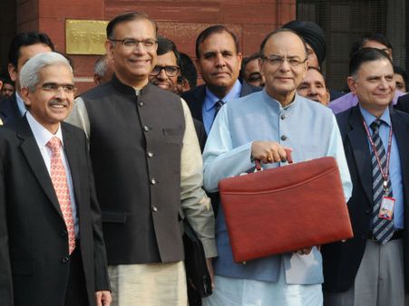 # Union Budget 2016: बजट पेश होते ही छलका प्राईवेट कर्मचारियों का दर्द