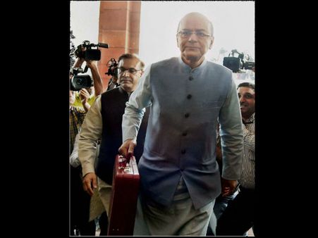 बजट में मौजूद इन खास बातों पर ध्‍यान दिया आपने