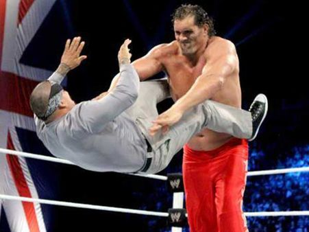 'द ग्रेट खली' का बदला पूरा, 2 मिनट में 3 पहलवानों को किया ढ़ेर