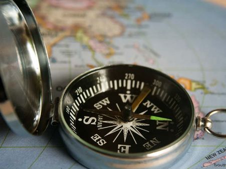 जानिए घर में क्या-क्या करने से बढ़ता है वास्तु दोष