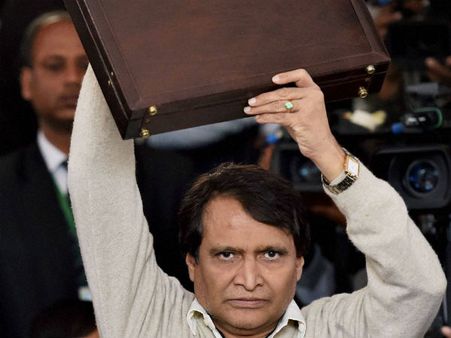 1.21 लाख करोड़ रुपए का है प्रभु का रेल बजट