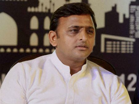 फिल्मों पर मेहरबान अखिलेश यादव, रिकॉर्ड 30 फिल्मों को किया टैक्स फ्री