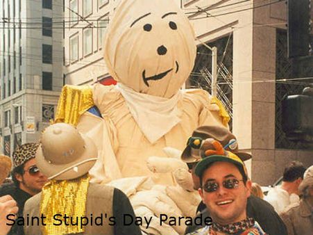 जानिए एक अप्रैल मूर्ख दिवस का इतिहास, कैसे-कैसे मनाते हैं लोग